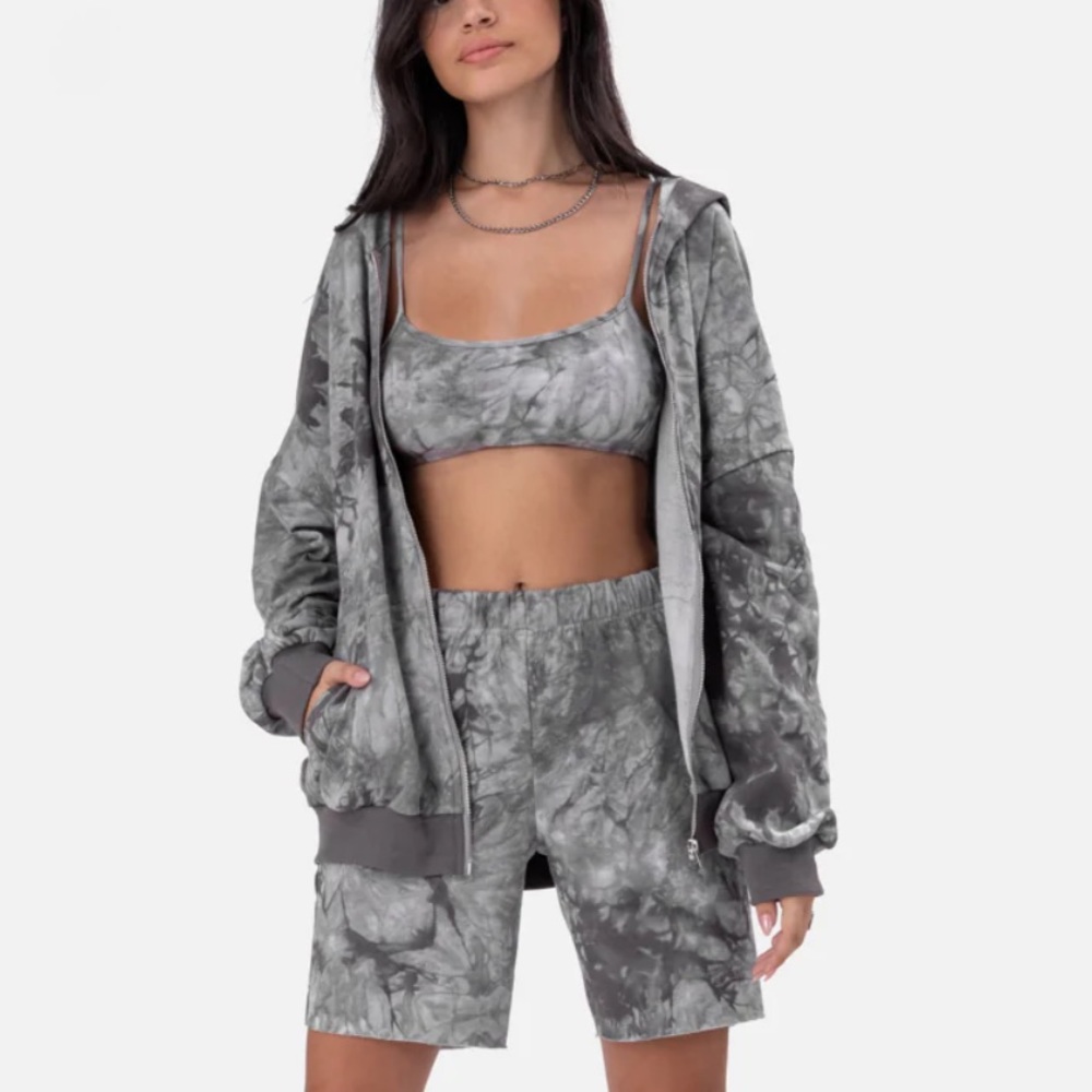 Never worn zip up hoodie! Comes with matching bra!!! ‼️‼️